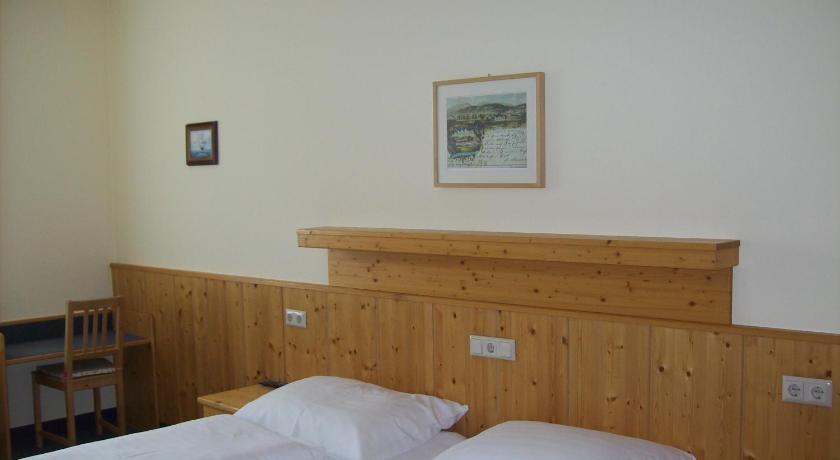 Hubertushof Fromwald Hotel Und Gasthof Bad Fischau Exteriör bild