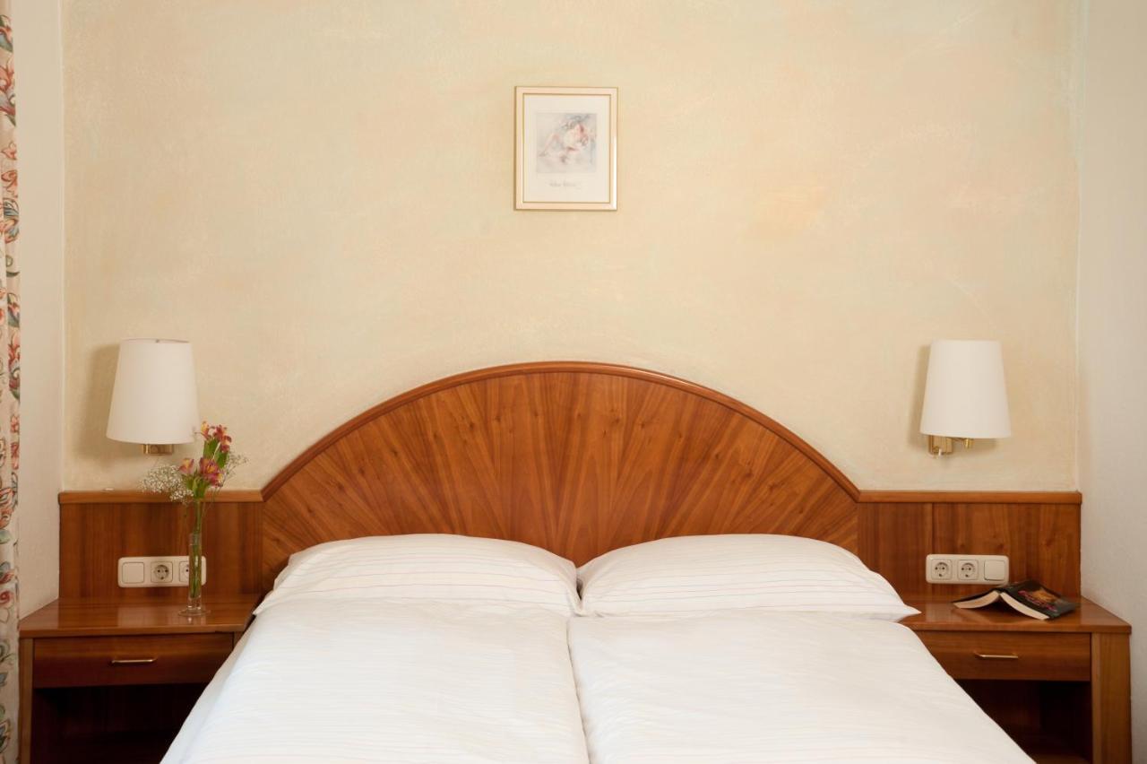 Hubertushof Fromwald Hotel Und Gasthof Bad Fischau Rum bild